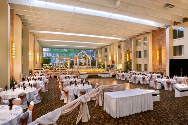 Courtyard By Marriott Toledo West Otel Restoran fotoğraf